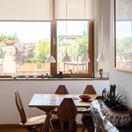 Valeria Terrace - Monti, * Rom